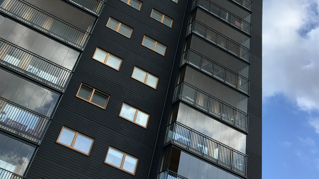 balkonginglasning helglas