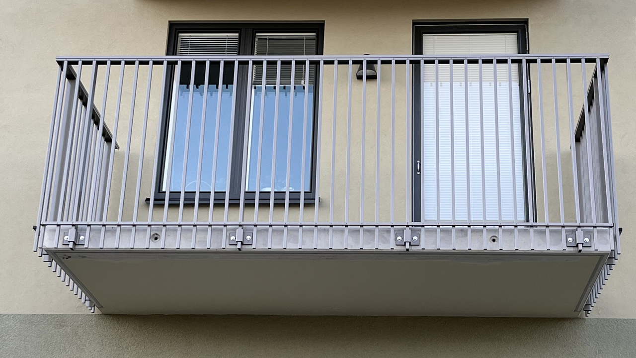 function-galler-1100 balkongräcken i glas EMOTION